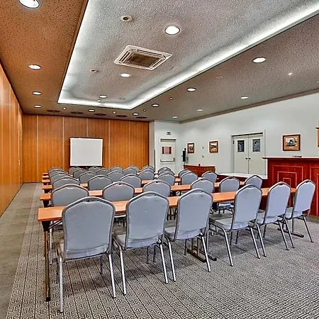 Lh Dvorak Congress & Wellness Otel 4*