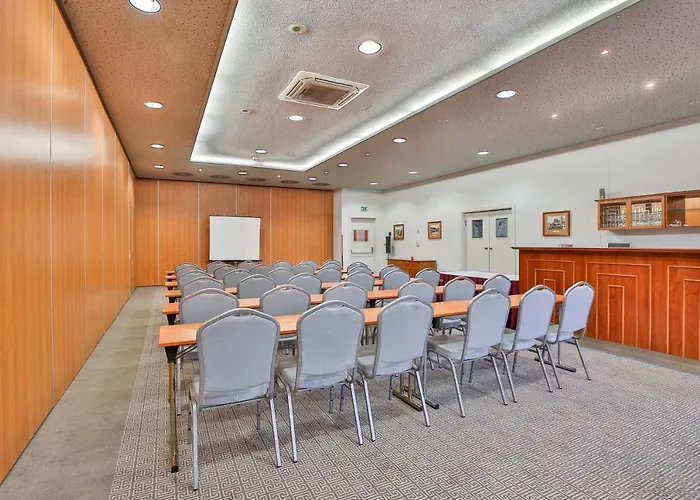 فندق Lh Dvorak Congress & Wellness طابور